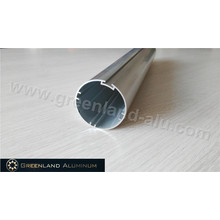 Tube de direction pour store enrouleur en aluminium anodisé argent